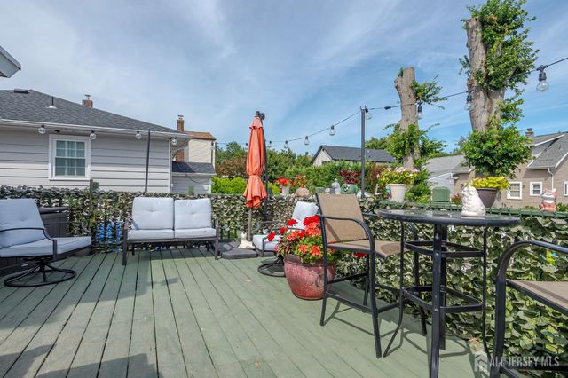 20 S 1st Street S, Fords, NJ 08863