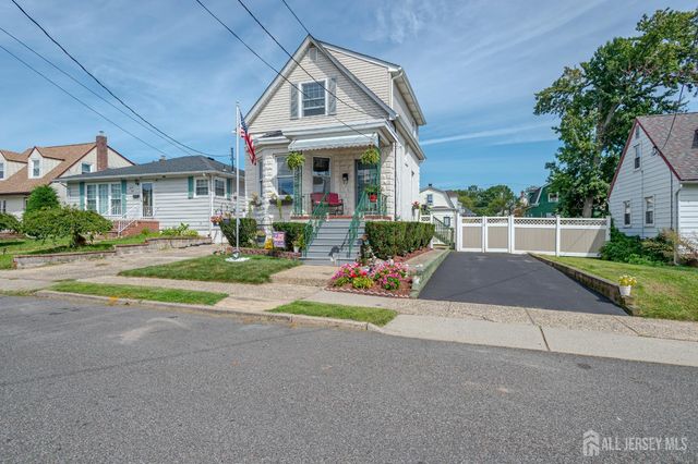 20 S 1st Street S, Fords, NJ 08863
