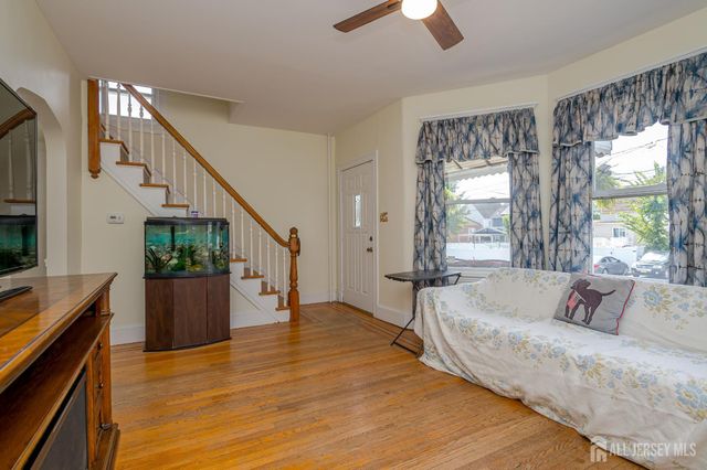 20 S 1st Street S, Fords, NJ 08863