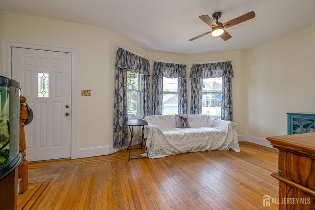 20 S 1st Street S, Fords, NJ 08863