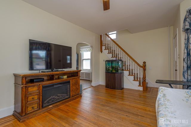 20 S 1st Street S, Fords, NJ 08863