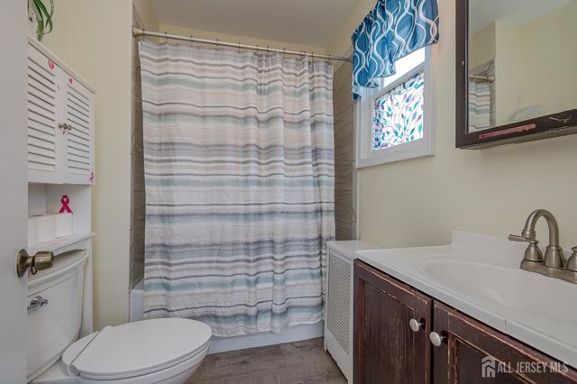 20 S 1st Street S, Fords, NJ 08863