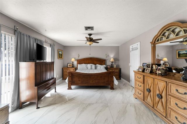 1539 HIGHCREST CIRCLE, Valrico, FL 33596