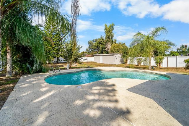 1539 HIGHCREST CIRCLE, Valrico, FL 33596