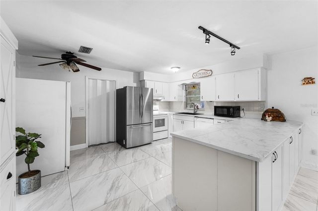 1539 HIGHCREST CIRCLE, Valrico, FL 33596