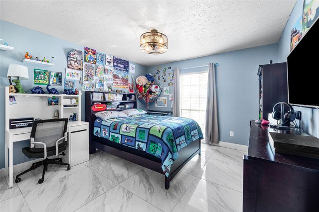 1539 HIGHCREST CIRCLE, Valrico, FL 33596