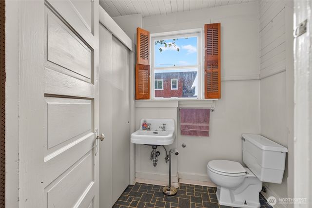 115 3rd Avenue N, Edmonds, WA 98020