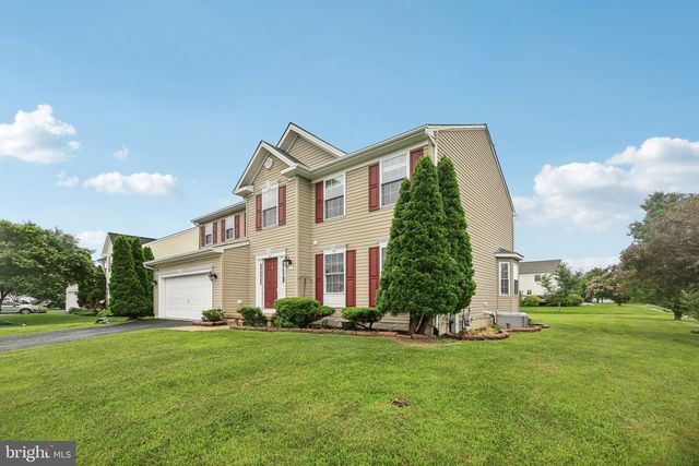 1 QUIET COVE CT, Essex, MD 21221