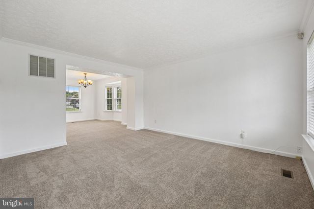 1 QUIET COVE CT, Essex, MD 21221