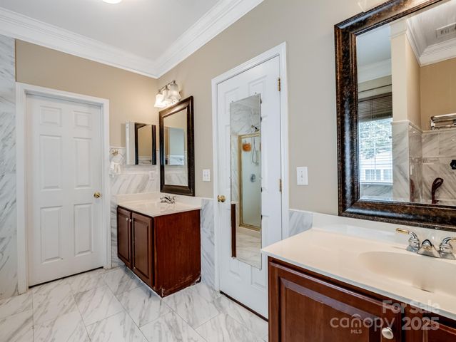 9903 Southampton Commons Drive, Charlotte, NC 28277