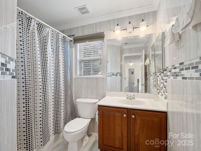 9903 Southampton Commons Drive, Charlotte, NC 28277