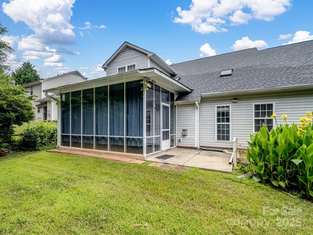 9903 Southampton Commons Drive, Charlotte, NC 28277