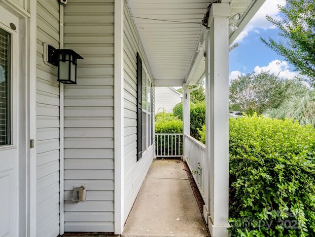 9903 Southampton Commons Drive, Charlotte, NC 28277