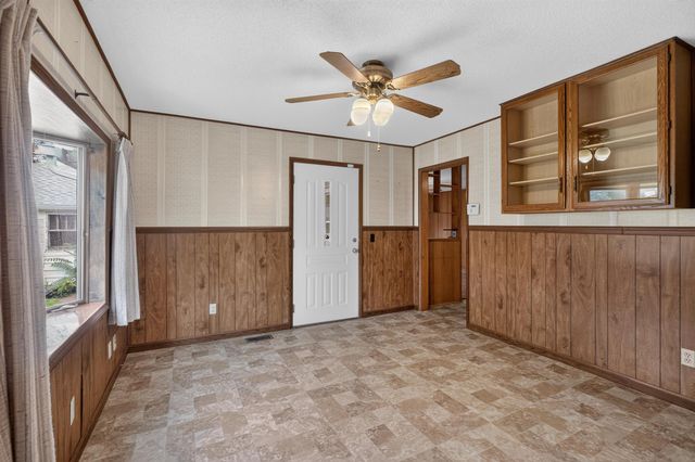 1034 S Vine St, Wichita, KS 67213