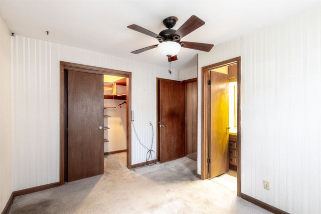 1034 S Vine St, Wichita, KS 67213