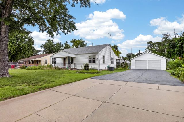 1034 S Vine St, Wichita, KS 67213