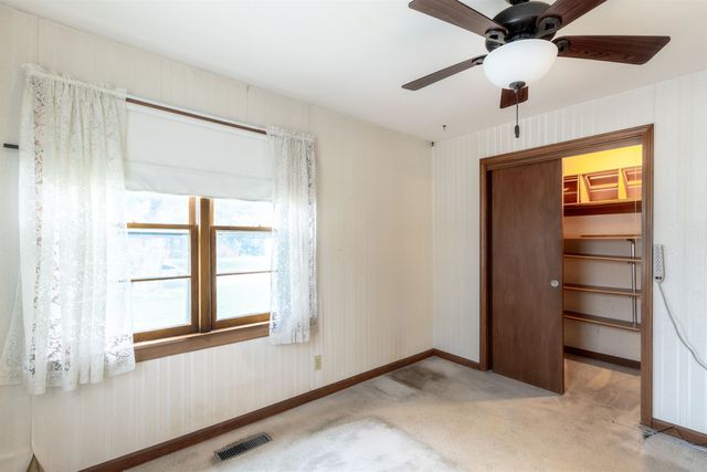 1034 S Vine St, Wichita, KS 67213
