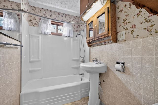 1034 S Vine St, Wichita, KS 67213