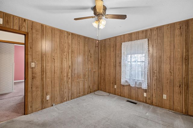 1034 S Vine St, Wichita, KS 67213