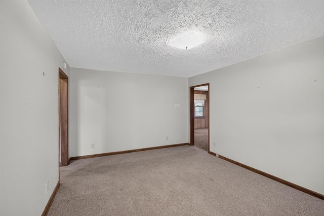 1034 S Vine St, Wichita, KS 67213
