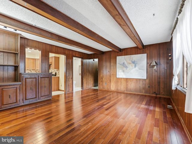 2 CARLTON RD, Cherry Hill, NJ 08034