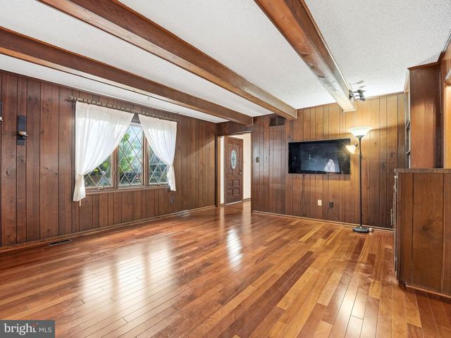 2 CARLTON RD, Cherry Hill, NJ 08034