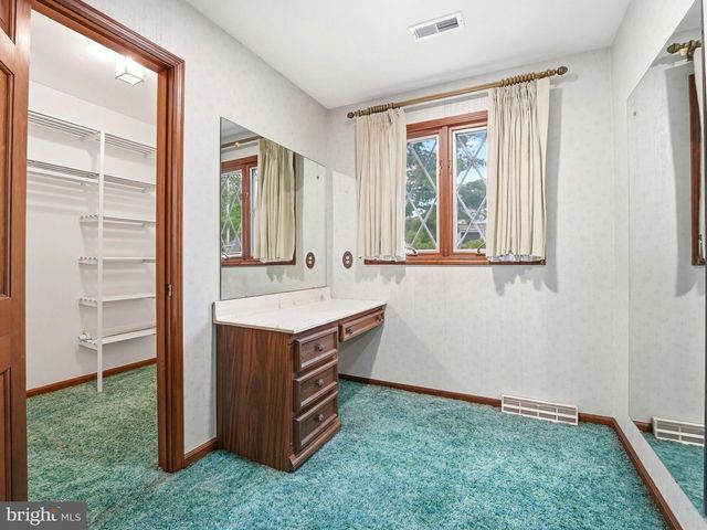 2 CARLTON RD, Cherry Hill, NJ 08034