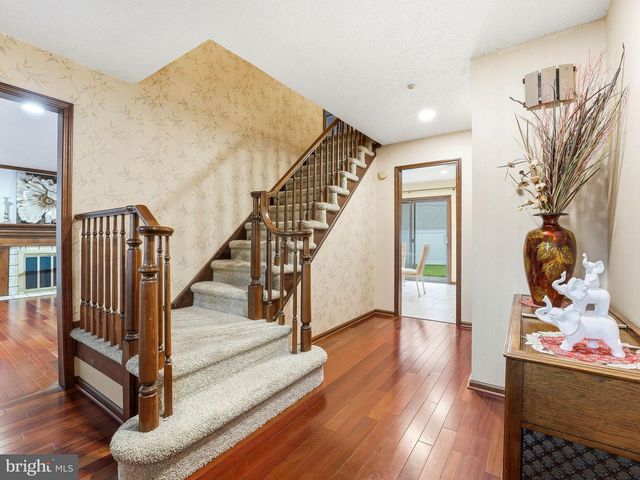 2 CARLTON RD, Cherry Hill, NJ 08034