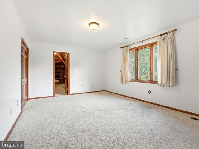 2 CARLTON RD, Cherry Hill, NJ 08034