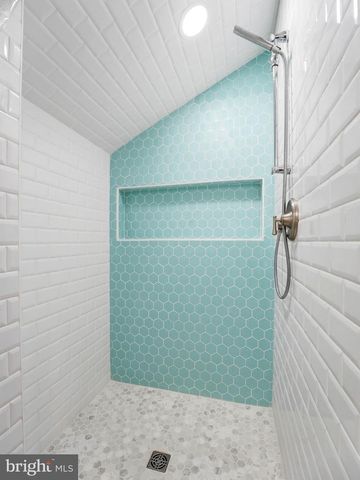 2 CARLTON RD, Cherry Hill, NJ 08034