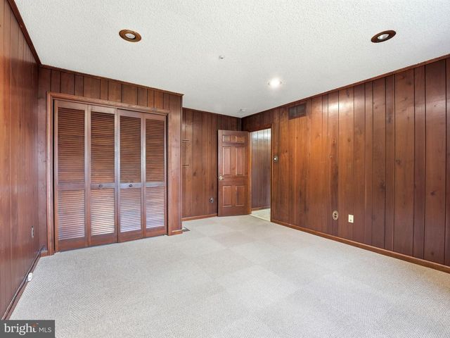 2 CARLTON RD, Cherry Hill, NJ 08034