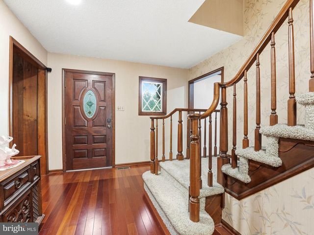 2 CARLTON RD, Cherry Hill, NJ 08034