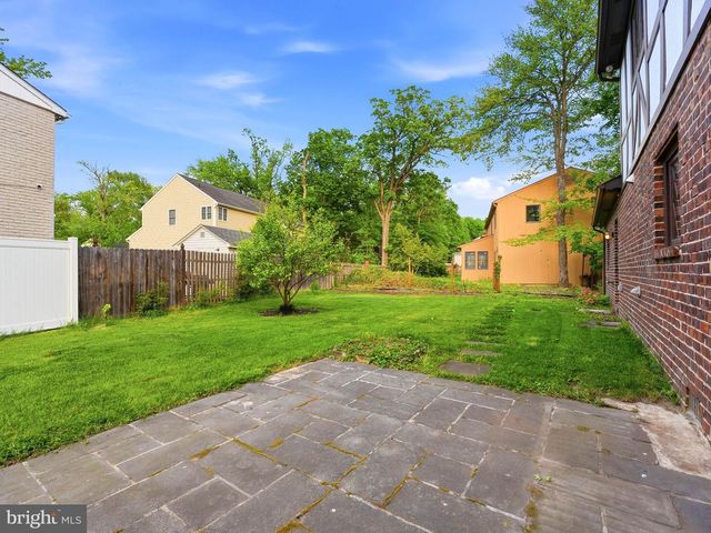 2 CARLTON RD, Cherry Hill, NJ 08034