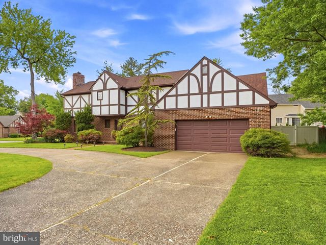 2 CARLTON RD, Cherry Hill, NJ 08034