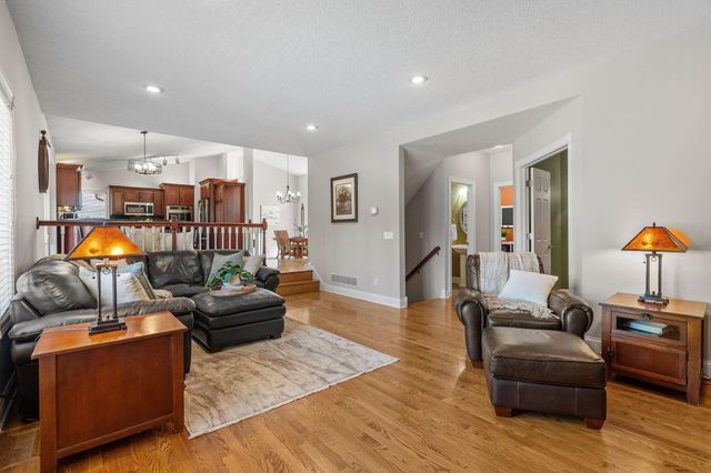 11239 Apennine Way, Inver Grove Heights, MN 55077