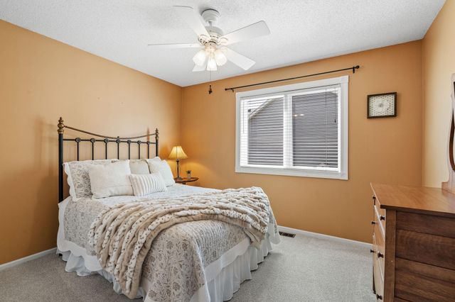 11239 Apennine Way, Inver Grove Heights, MN 55077