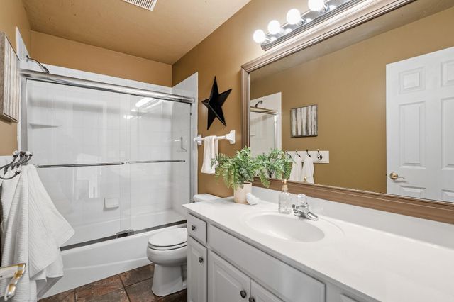 11239 Apennine Way, Inver Grove Heights, MN 55077