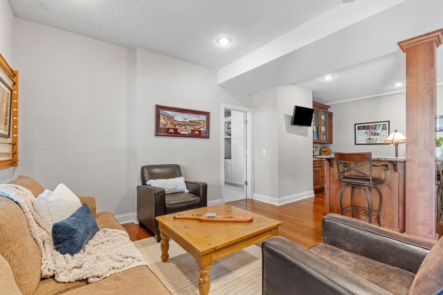 11239 Apennine Way, Inver Grove Heights, MN 55077