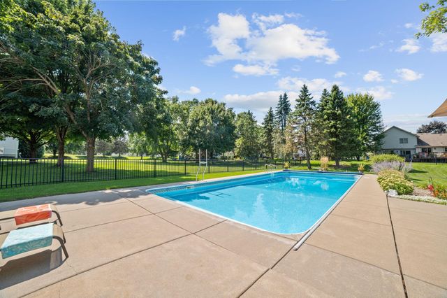 11239 Apennine Way, Inver Grove Heights, MN 55077