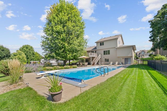 11239 Apennine Way, Inver Grove Heights, MN 55077