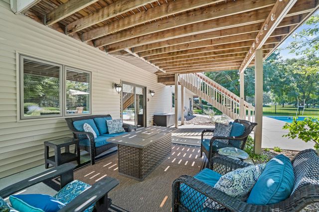 11239 Apennine Way, Inver Grove Heights, MN 55077