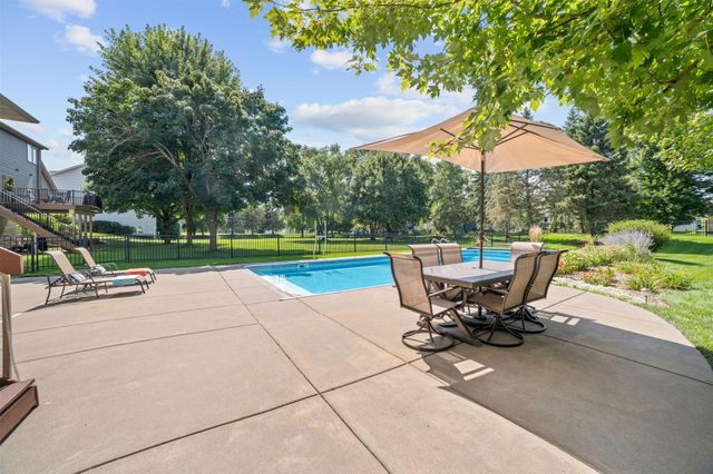 11239 Apennine Way, Inver Grove Heights, MN 55077