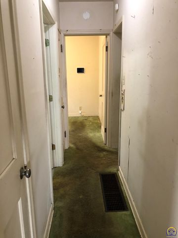 2024 Stone AVE, Topeka, KS 66604