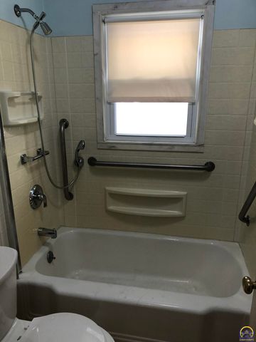 2024 Stone AVE, Topeka, KS 66604