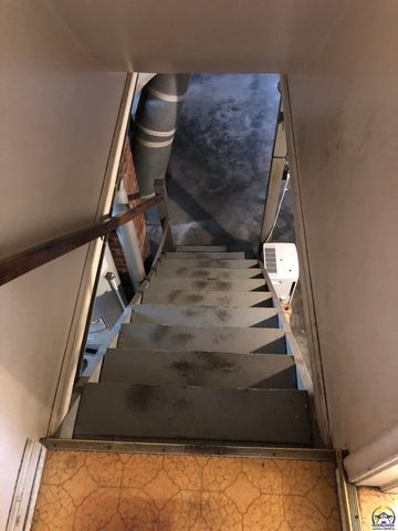 2024 Stone AVE, Topeka, KS 66604