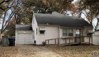 2024 Stone AVE, Topeka, KS 66604