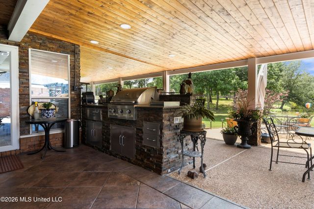 1977 Tara Lakes Drive, Hernando, MS 38632