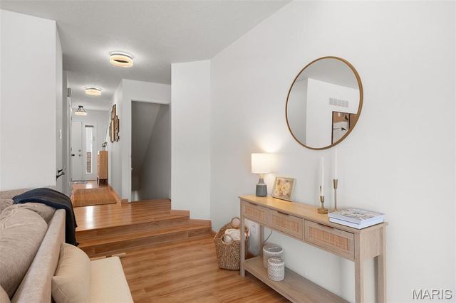 2042 Kentmore Lane, Chesterfield, MO 63017