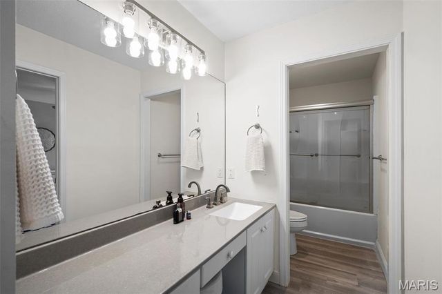 2042 Kentmore Lane, Chesterfield, MO 63017