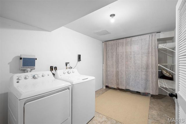 2042 Kentmore Lane, Chesterfield, MO 63017